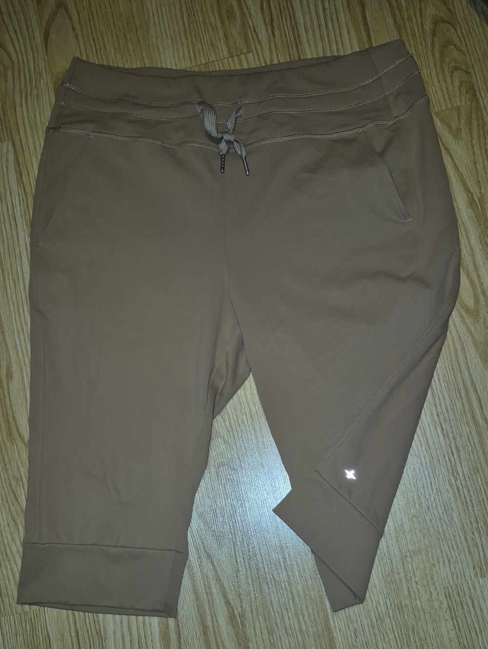 HALARA SOFTLY ZERO PLUSH HI RISE YOGA PEDAL PUSHER JOGGER..size XL(no Tag)